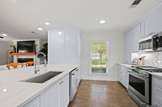 152 Kenilworth Pkwy, Baton Rouge, LA 70808