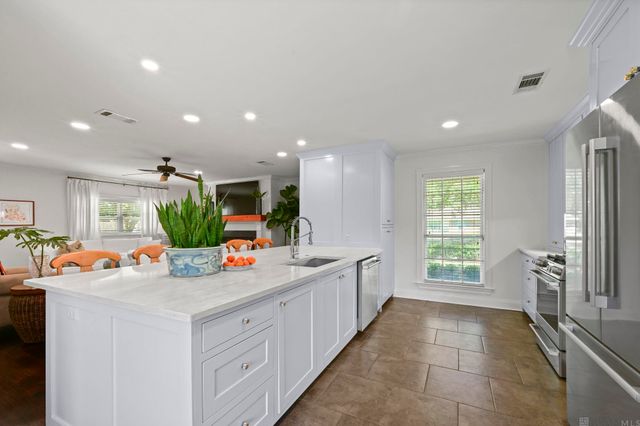 152 Kenilworth Pkwy, Baton Rouge, LA 70808