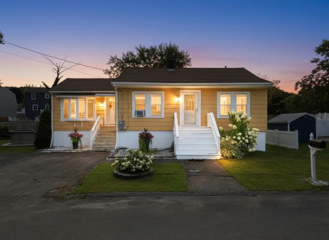 120 Leroy Ave, Lawrence, MA 01841