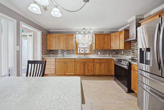 120 Leroy Ave, Lawrence, MA 01841