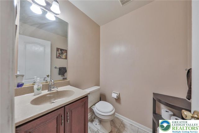 1222 Sycamore, Forks Twp, PA 18040