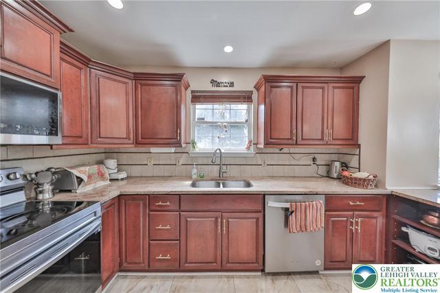 1222 Sycamore, Forks Twp, PA 18040