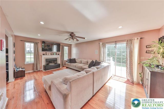 1222 Sycamore, Forks Twp, PA 18040