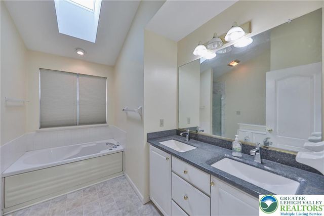 1222 Sycamore, Forks Twp, PA 18040