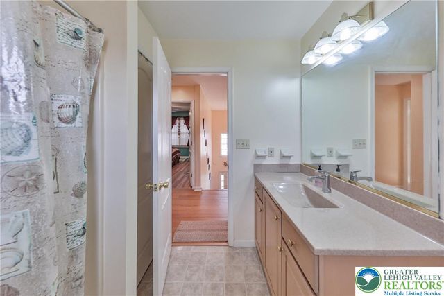 1222 Sycamore, Forks Twp, PA 18040