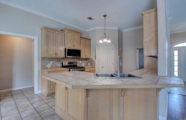 226 Country Club Parkway, Maumelle, AR 72113