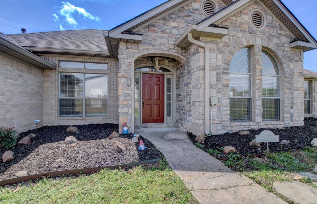 226 Country Club Parkway, Maumelle, AR 72113