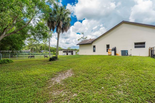 11448 N 59th Street N, West Palm Beach, FL 33411