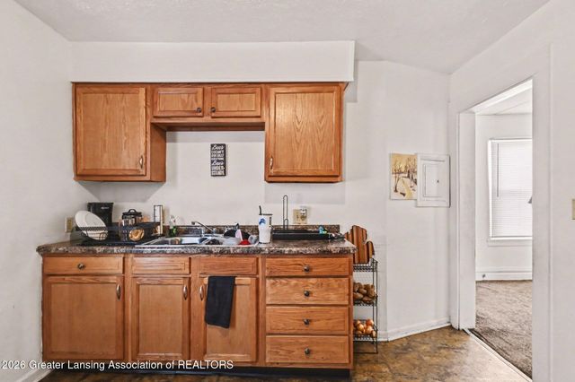 1614 S Washington Avenue, Lansing, MI 48910