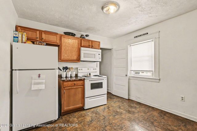 1614 S Washington Avenue, Lansing, MI 48910