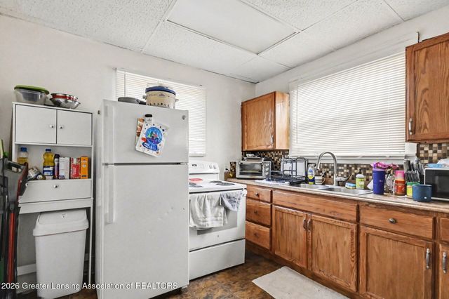 1614 S Washington Avenue, Lansing, MI 48910