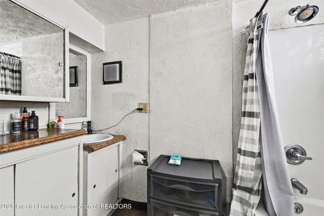 1614 S Washington Avenue, Lansing, MI 48910