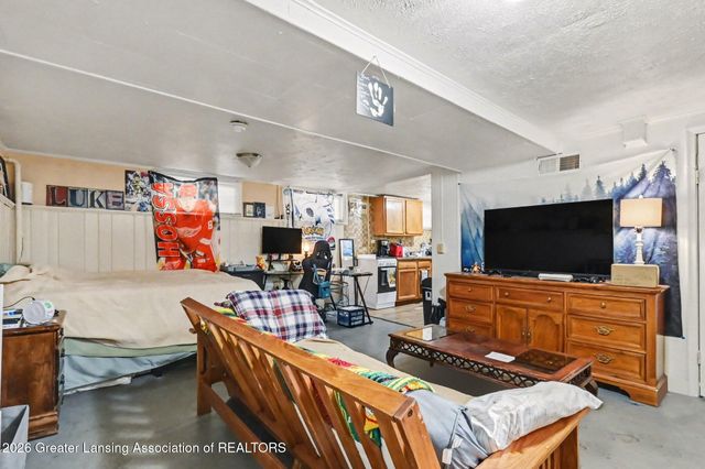 1614 S Washington Avenue, Lansing, MI 48910