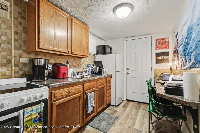 1614 S Washington Avenue, Lansing, MI 48910