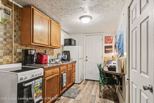 1614 S Washington Avenue, Lansing, MI 48910