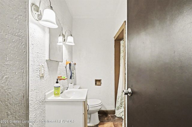 1614 S Washington Avenue, Lansing, MI 48910