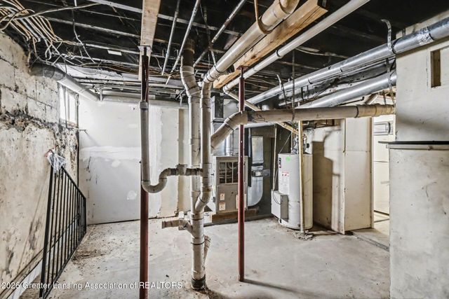 1614 S Washington Avenue, Lansing, MI 48910