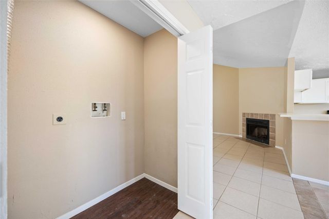 3811 Meadow Place Drive, Houston, TX 77082