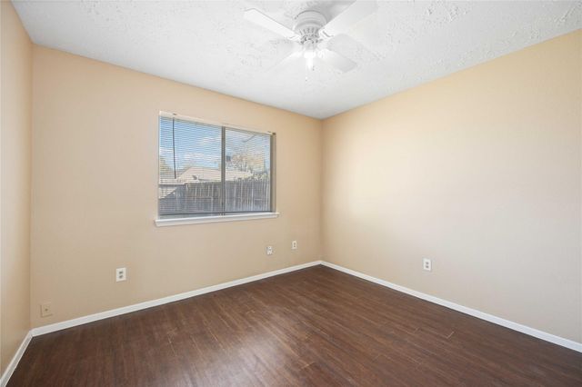 3811 Meadow Place Drive, Houston, TX 77082