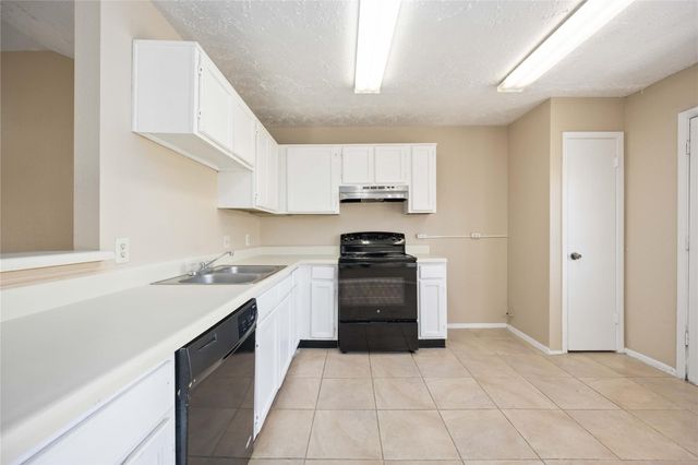 3811 Meadow Place Drive, Houston, TX 77082