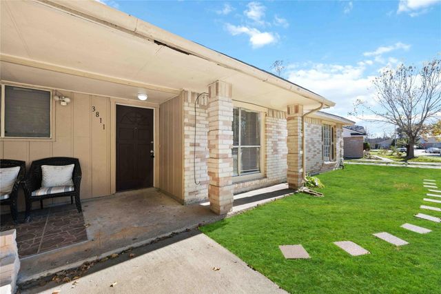 3811 Meadow Place Drive, Houston, TX 77082