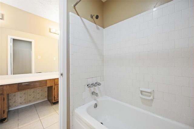 3811 Meadow Place Drive, Houston, TX 77082