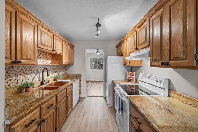 2313 Hampshire Avenue S, Saint Louis Park, MN 55426