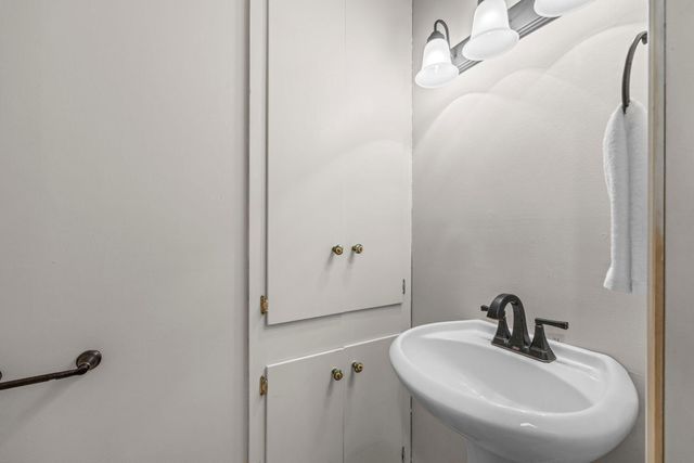 2313 Hampshire Avenue S, Saint Louis Park, MN 55426