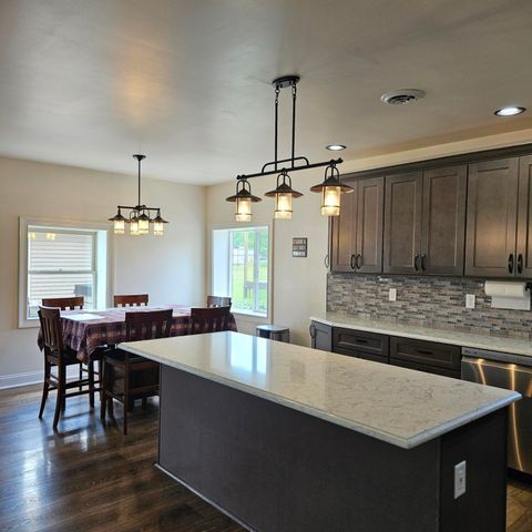 11512 Parrish Avenue, Cedar Lake, IN 46303