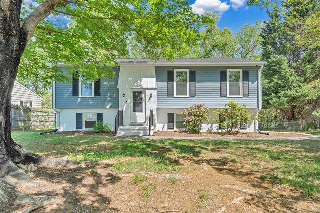 3845 Kentland DR, Roanoke, VA 24018