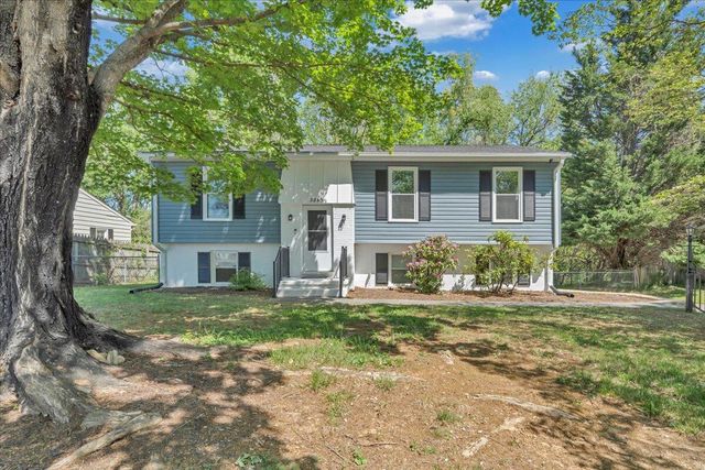 3845 Kentland DR, Roanoke, VA 24018