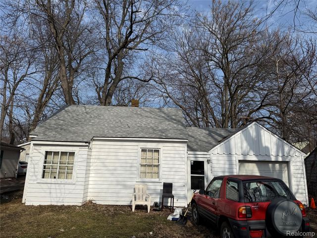 984 Voorheis Road, Waterford Charter Township, MI 48328