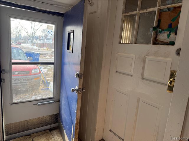 984 Voorheis Road, Waterford Charter Township, MI 48328