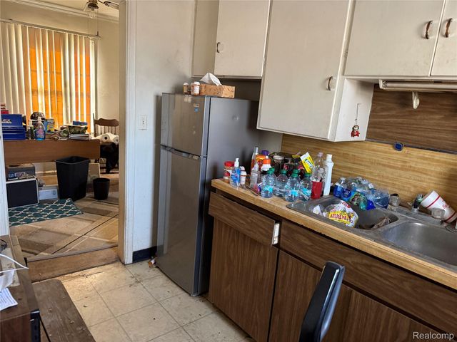 984 Voorheis Road, Waterford Charter Township, MI 48328