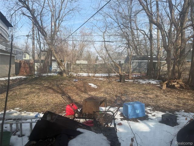 984 Voorheis Road, Waterford Charter Township, MI 48328