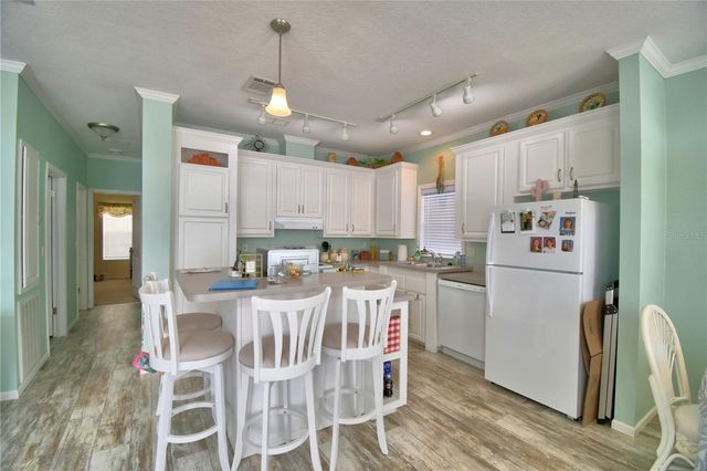4925 CYPRESS GARDENS ROAD 100, Winter Haven, FL 33884