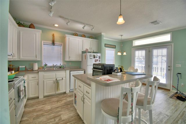 4925 CYPRESS GARDENS ROAD 100, Winter Haven, FL 33884