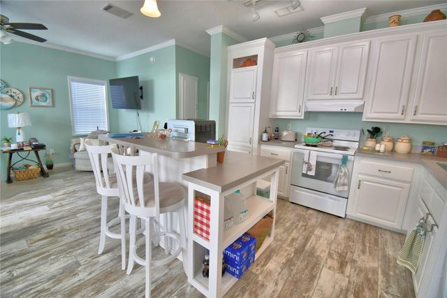 4925 CYPRESS GARDENS ROAD 100, Winter Haven, FL 33884