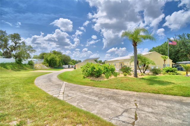 4925 CYPRESS GARDENS ROAD 100, Winter Haven, FL 33884
