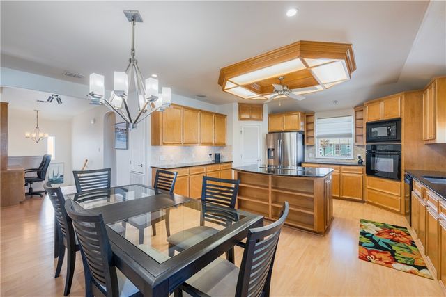 1813 Palisades Dr, Port Aransas, TX 78373