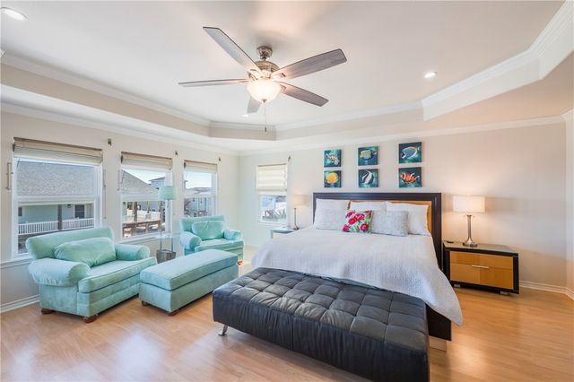 1813 Palisades Dr, Port Aransas, TX 78373