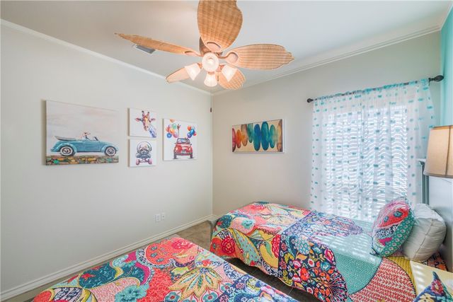 1813 Palisades Dr, Port Aransas, TX 78373