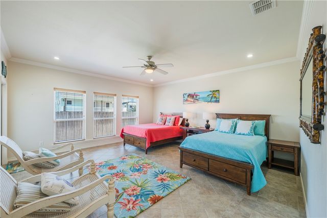 1813 Palisades Dr, Port Aransas, TX 78373