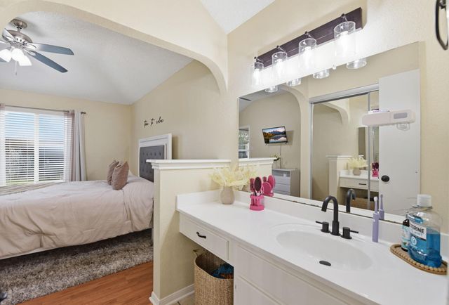1131 Somercotes Ln, Channelview, TX 77530