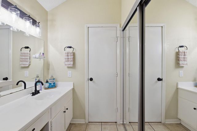1131 Somercotes Ln, Channelview, TX 77530