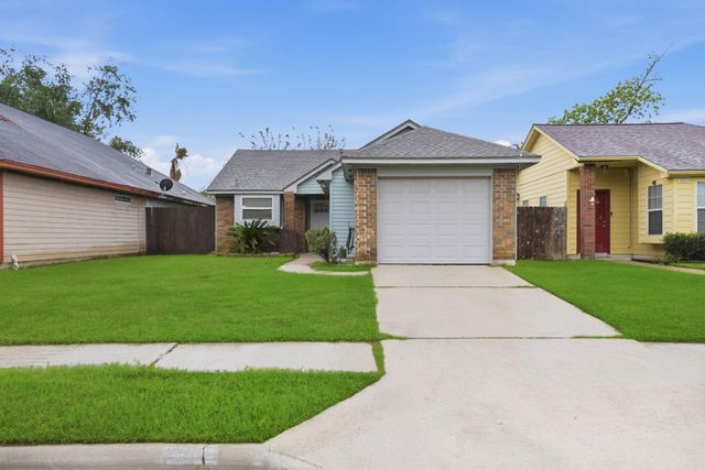 1131 Somercotes Ln, Channelview, TX 77530