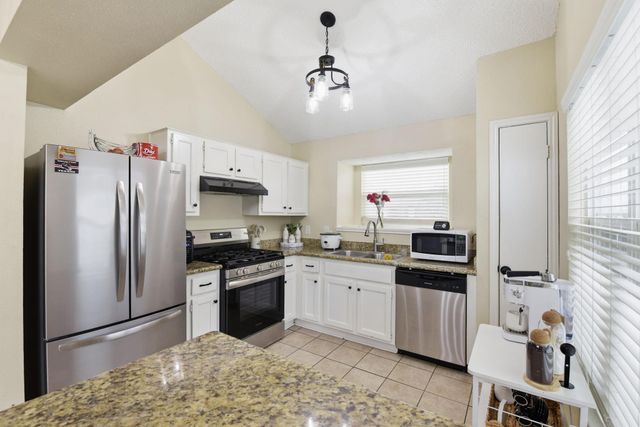 1131 Somercotes Ln, Channelview, TX 77530