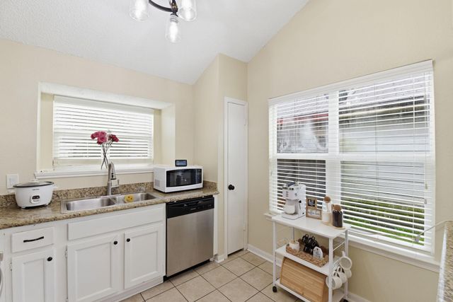 1131 Somercotes Ln, Channelview, TX 77530