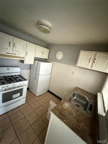 5604 Sunbury Avenue, Country Club Hills, MO 63136