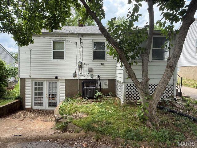 5604 Sunbury Avenue, Country Club Hills, MO 63136
